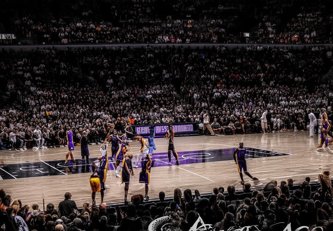 2015年NBA洛杉矶湖人VS布鲁克林篮网：经典对决与文化碰