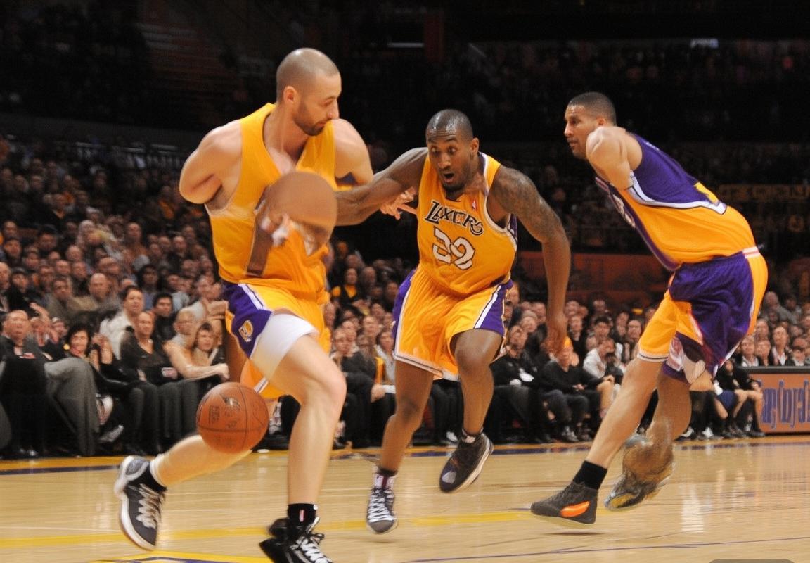 2008年NBA季后赛：湖人火箭系列赛经典对决回顾(图2)